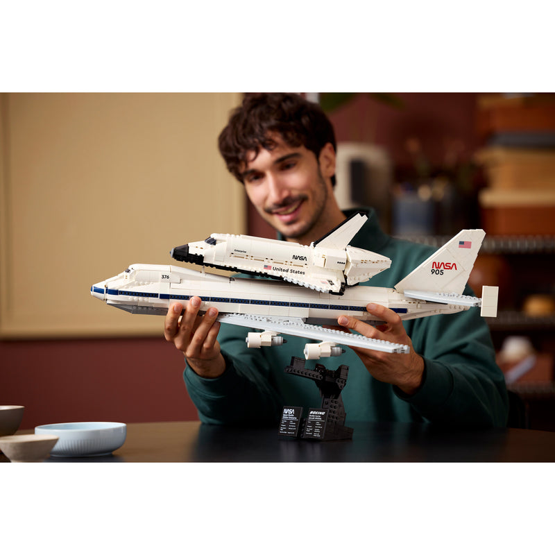 Laden Sie das Bild in Galerie -Viewer, Lego ® icons shuttle carrier aircraft - 10360
