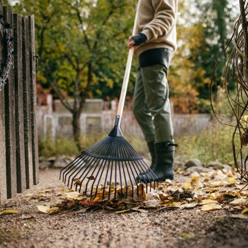 Chargez l'image dans la visionneuse de la galerie, Fiskars solid houten waaierhark met platte tanden fsc – 1077118
