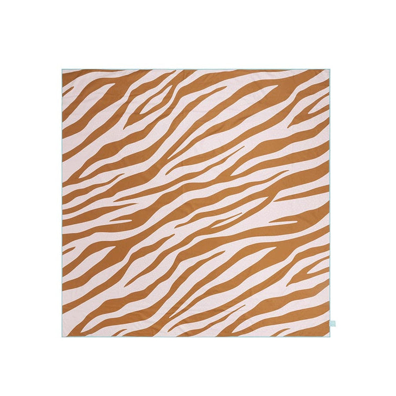 Load image into Gallery viewer, Vibrant stripes | oranje microvezel handdoek 180 x 180 cm
