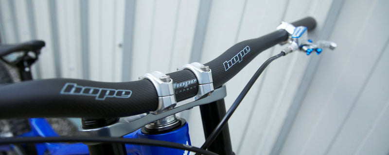 Load image into Gallery viewer, Hope riser 35 x 800mm carbon handlebar
