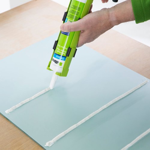 Afbeelding laden in galerijviewer, Illbruck sp350 high tack pro lijmkit | zwart | 310 ml | 12 stuks - sp350396591
