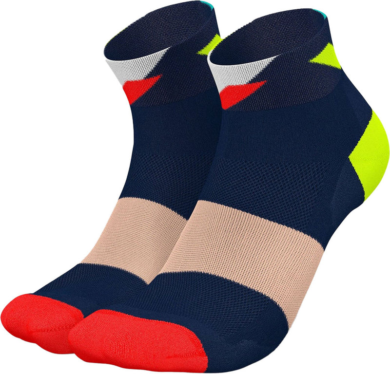 Load image into Gallery viewer, Incylence ultralight strikes short - socks
