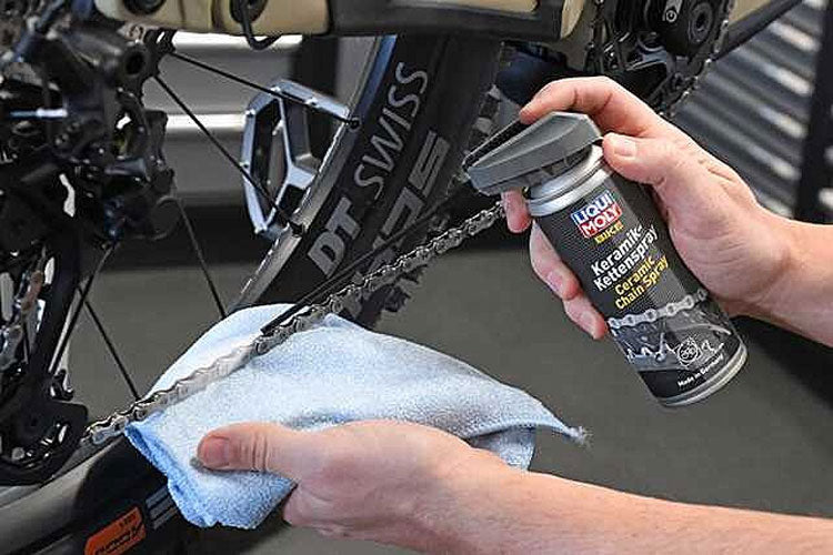 Load image into Gallery viewer, Liqui moly bike ceramic chain spray 200ml
