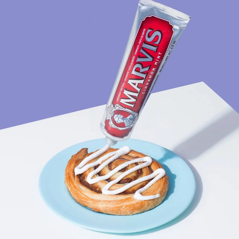 Load image into Gallery viewer, Marvis tandpasta cinnamon mint 85ml
