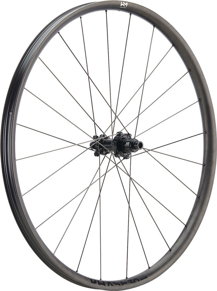 Load image into Gallery viewer, Newmen phase 30 base vonoa 29 6-bolt 12x148 fade carbon rear wheel
