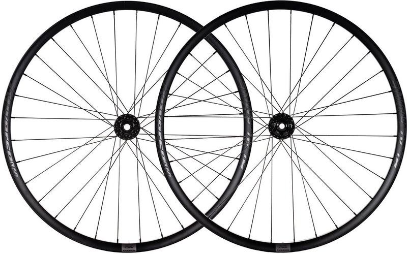 Afbeelding laden in galerijviewer, Reverse components black one 29 boost tubeless wheelset
