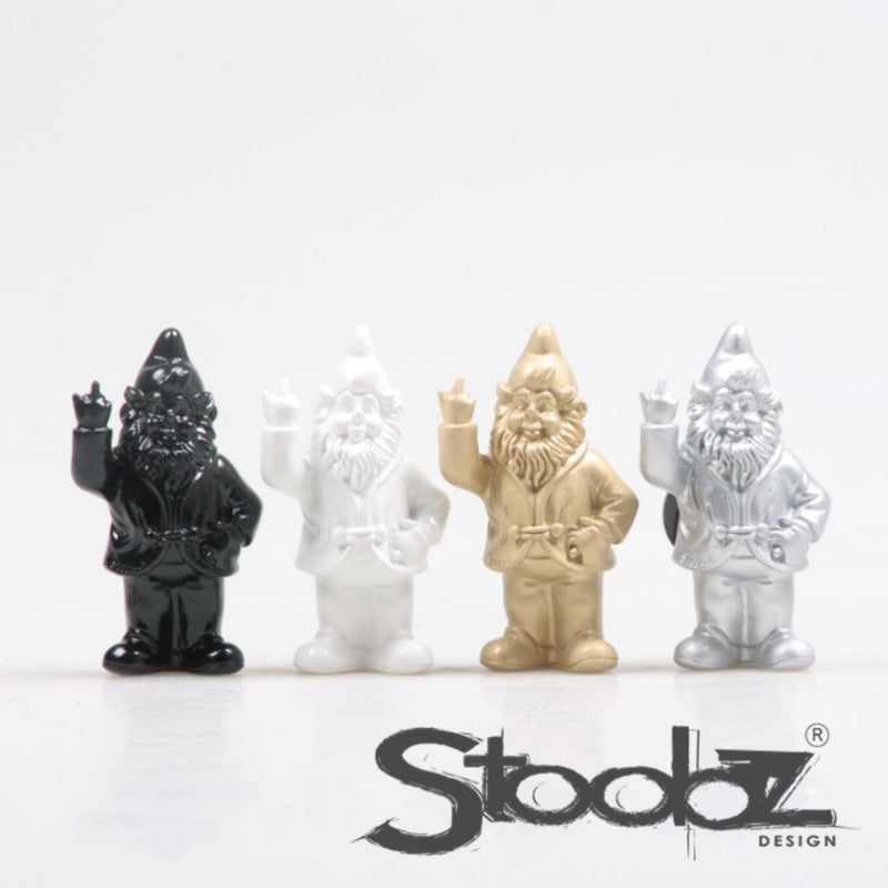 ギャラリービューアに画像をロードする, Stoobz kabouter f*ck you magneet zwart wit goud zilver 9cm
