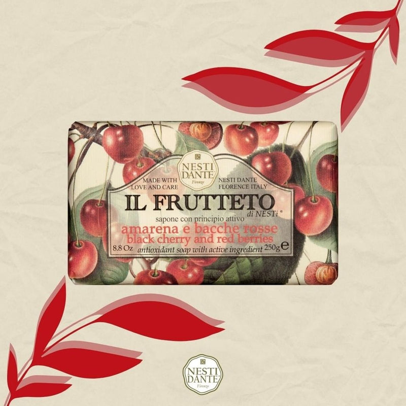 Afbeelding laden in galerijviewer, Nesti dante il frutteto black cherry red berries zeep 250gr.
