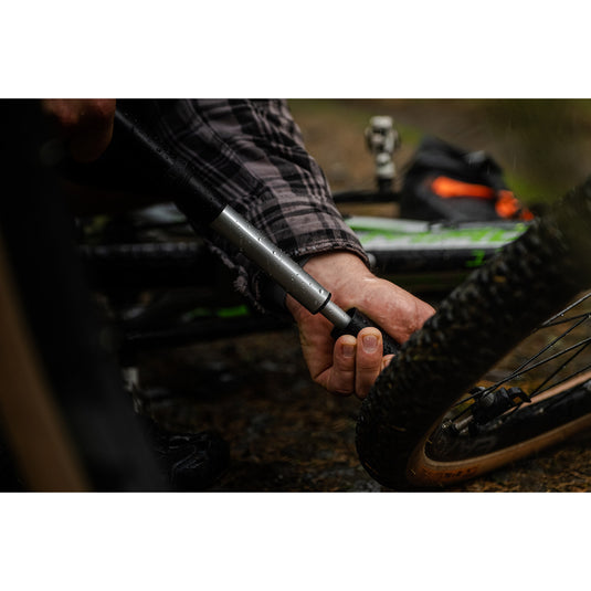 One handpomp 70 mini pump zwart